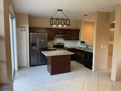 Rare opportunity to rent a spacious 4-bedroom, 2.5-bathroom - photo 3