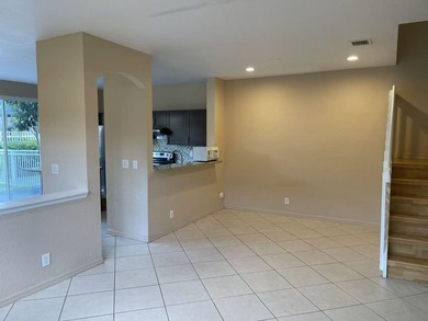 Rare opportunity to rent a spacious 4-bedroom, 2.5-bathroom - photo 8