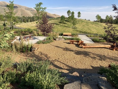 Sunny, flat vacant lot in the desirable Sunbeam neighborhood - photo 7