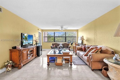 Welcome to Sunrise Lakes. This spacious 2 bedroom, 2 bathroom - photo 4