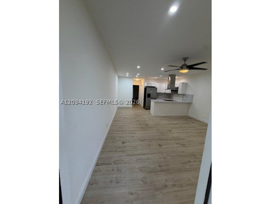 Great location in the Golden Isle subdivision with a security - photo 4