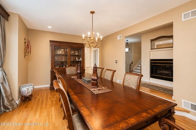 Luxury Cul-de-Sac Retreat with Exceptional Space and - photo 25