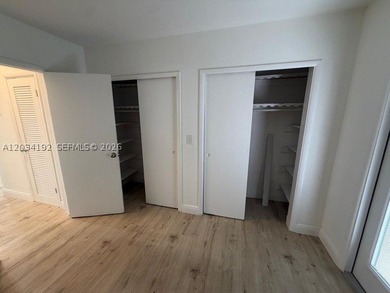 Great location in the Golden Isle subdivision with a security - photo 6