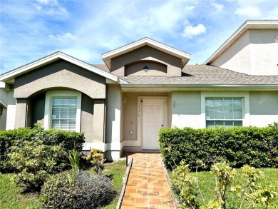 (private lake, pond, creek) Townhome/Townhouse Sale Pending in Orlando Florida