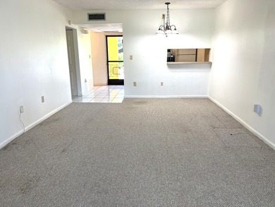 Lake Condo For Sale in Boca Raton, Florida