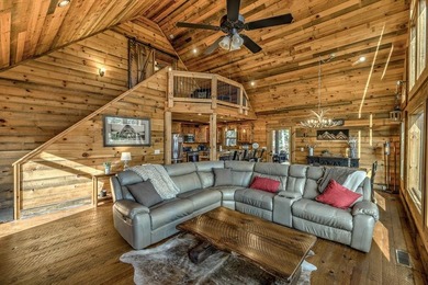 Introducing a remarkable mountain cabin that perfectly captures - photo 7