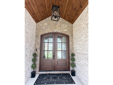 Custom lakefront home with high-end finishes + meticulous - photo 14