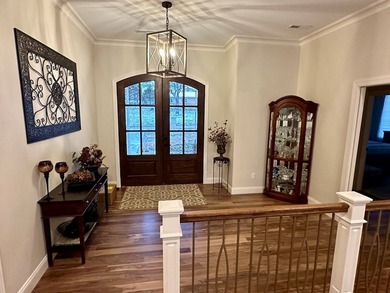 Custom lakefront home with high-end finishes + meticulous - photo 15