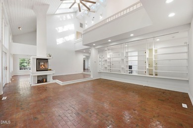 Beautiful modernist inspired home situated on a large wooded lot - photo 17