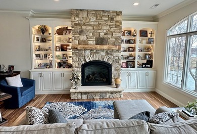 Custom lakefront home with high-end finishes + meticulous - photo 17