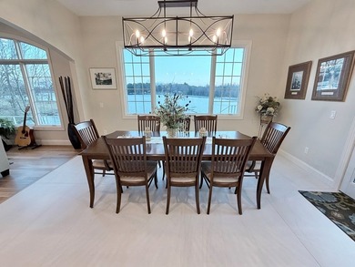 Custom lakefront home with high-end finishes + meticulous - photo 18