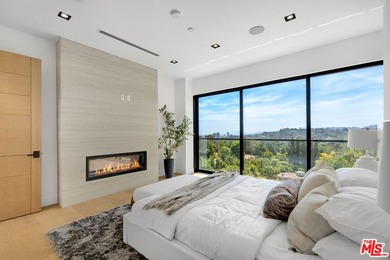 View property nestled in the hills of Encino, this newly - photo 19