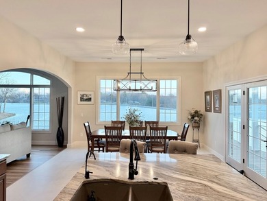 Custom lakefront home with high-end finishes + meticulous - photo 24