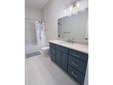 Custom lakefront home with high-end finishes + meticulous - photo 30