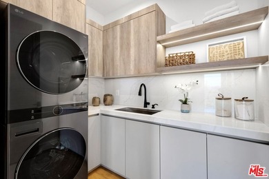 View property nestled in the hills of Encino, this newly - photo 31