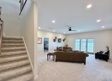 Custom lakefront home with high-end finishes + meticulous - photo 31