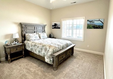 Custom lakefront home with high-end finishes + meticulous - photo 33