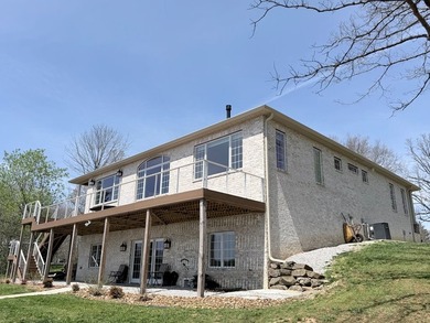 Custom lakefront home with high-end finishes + meticulous - photo 41
