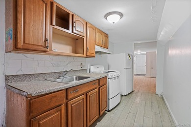 Welcome to 294 Hemlock Street, a classic Brooklyn row house - photo 26