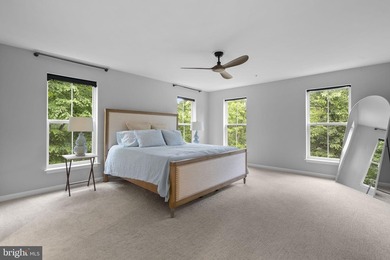 Stunning Craftsman-style residence built in 2017, offering 4 - photo 34