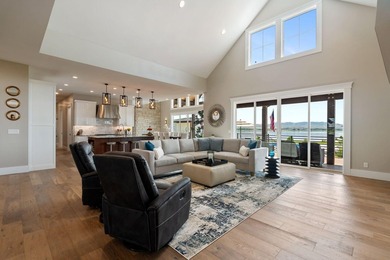 Lakeside luxury meets self sustaining lifestyle! Enjoy luxury - photo 7