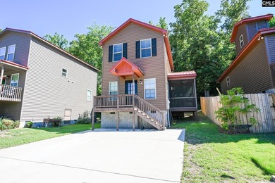 Welcome to lake living at its finest in the desirable Marina - photo 3