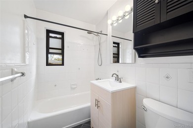 Welcome to this beautifully maintained 2-bedroom upper garden - photo 12