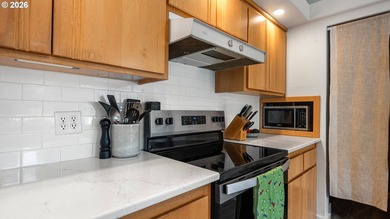 Custom Built Home Walking Distance to No Stair Beach Access! - photo 17