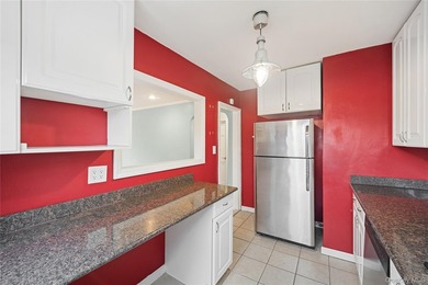 Welcome to this beautifully maintained 2-bedroom upper garden - photo 18
