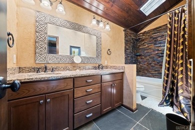 Enjoy Lake Ouachita living from this furnished 1,867+/- sq ft - photo 31