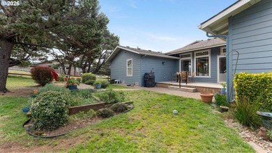 Custom Built Home Walking Distance to No Stair Beach Access! - photo 37