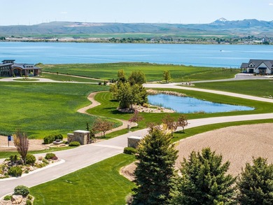 Experience elevated recreational living at Waters Edge, American - photo 5