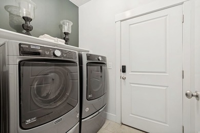 Welcome home to this beautifully maintained 3-bedroom, 2.5-bath - photo 11