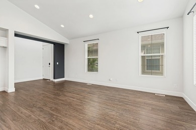 Welcome home to this beautifully maintained 3-bedroom, 2.5-bath - photo 12