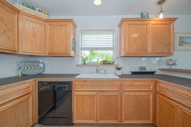 Located in the super popular South Rockport area just a few - photo 16