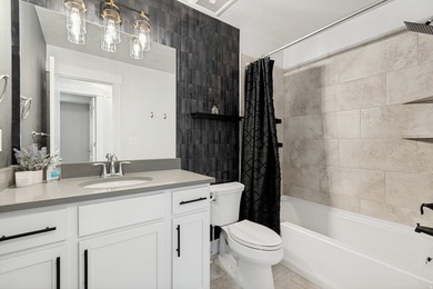 Welcome home to this beautifully maintained 3-bedroom, 2.5-bath - photo 16