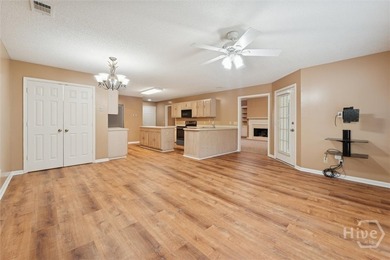 Welcome home to this beautifully maintained 4-bedroom, 2-bath - photo 18