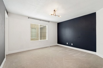 Welcome home to this beautifully maintained 3-bedroom, 2.5-bath - photo 18