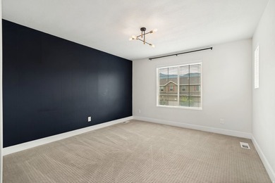 Welcome home to this beautifully maintained 3-bedroom, 2.5-bath - photo 19