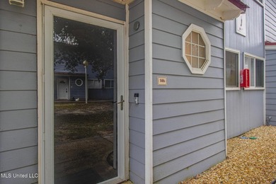 Beautifully Updated Two-Bedroom Condo in Prime Location! - photo 2