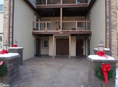 This charming second floor condo features 2 bedrooms, 1 full