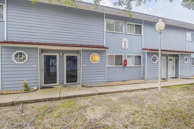 Beautifully Updated Two-Bedroom Condo in Prime Location! - photo 3