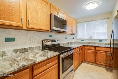 Beautifully Updated Two-Bedroom Condo in Prime Location! - photo 4