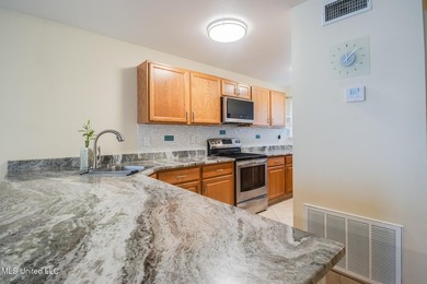 Beautifully Updated Two-Bedroom Condo in Prime Location! - photo 5