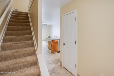 Beautifully Updated Two-Bedroom Condo in Prime Location! - photo 8