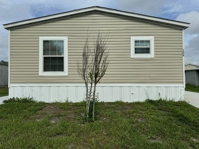We are putting the final touches on this 3 bedroom, 2 bathroom - photo 3