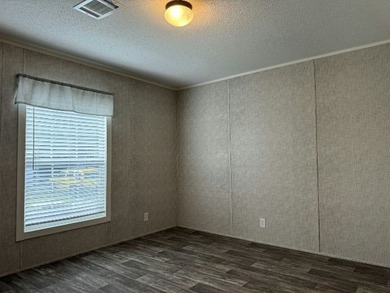 We are putting the final touches on this 3 bedroom, 2 bathroom - photo 8