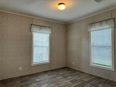 We are putting the final touches on this 3 bedroom, 2 bathroom - photo 9