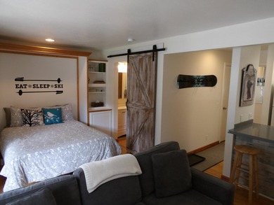 Charming, clean, and well maintained Wildwood Studio, close to - photo 4