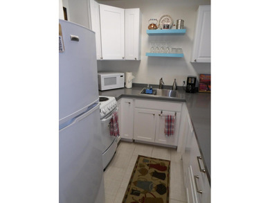 Charming, clean, and well maintained Wildwood Studio, close to - photo 7